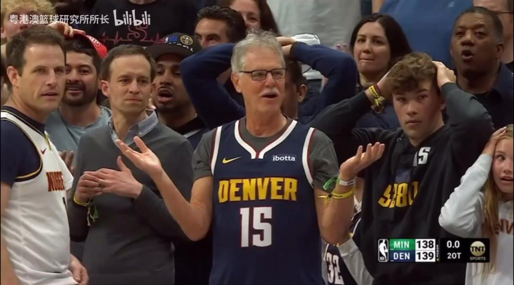 導火索？回顧此前掘金對陣森林狼，威少送出三分犯規后的眾生相！